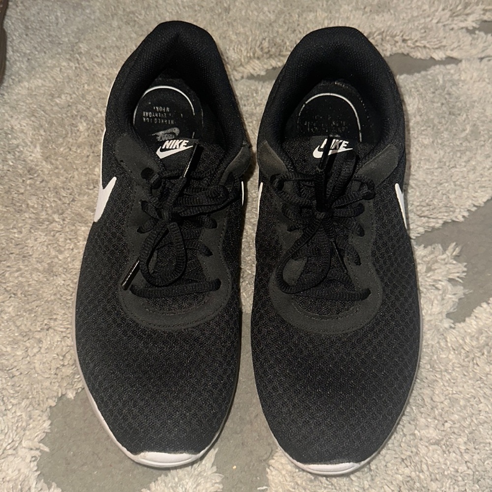 Nike sneaker size 10